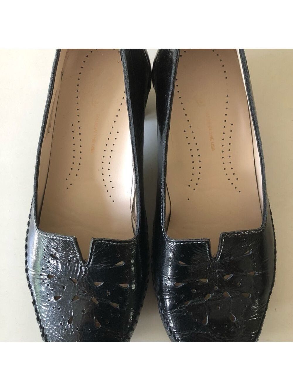 SAS Women's Size 6W Black Patent Leather Slip-On Low Pumps Heels V-Throat Floral